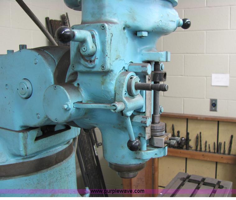 image for item 6196 Bridgeport vertical milling machine