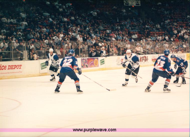 image for item 6441 Regulation ice hockey arena