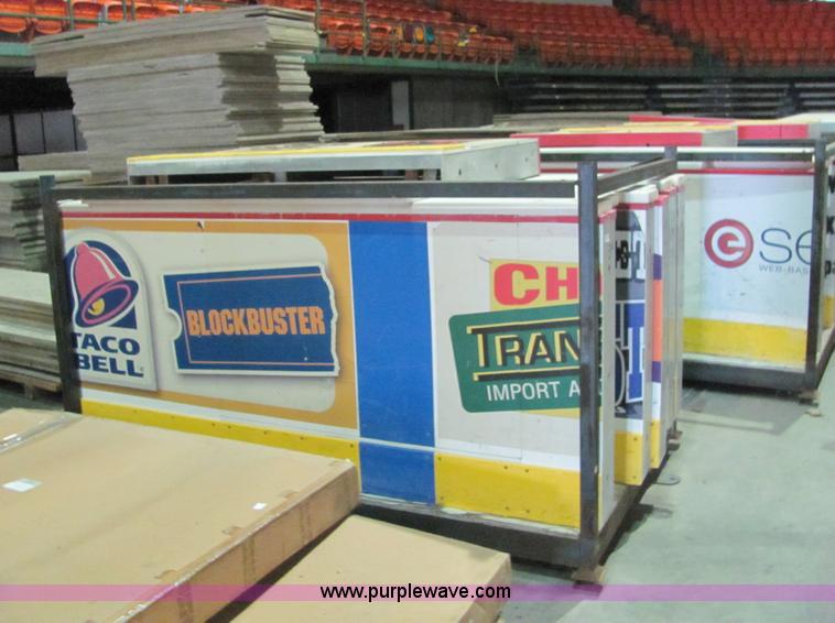 image for item 6441 Regulation ice hockey arena