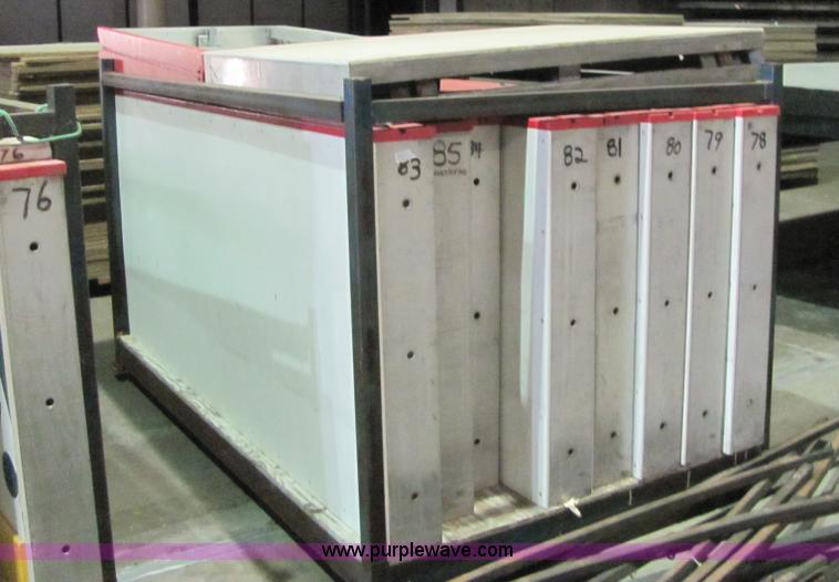 image for item 6441 Regulation ice hockey arena