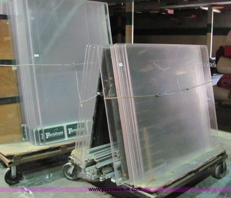 image for item 6441 Regulation ice hockey arena