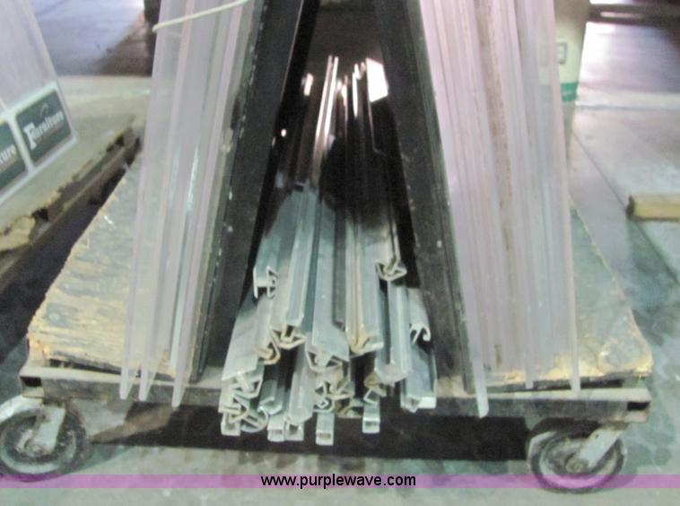 image for item 6441 Regulation ice hockey arena