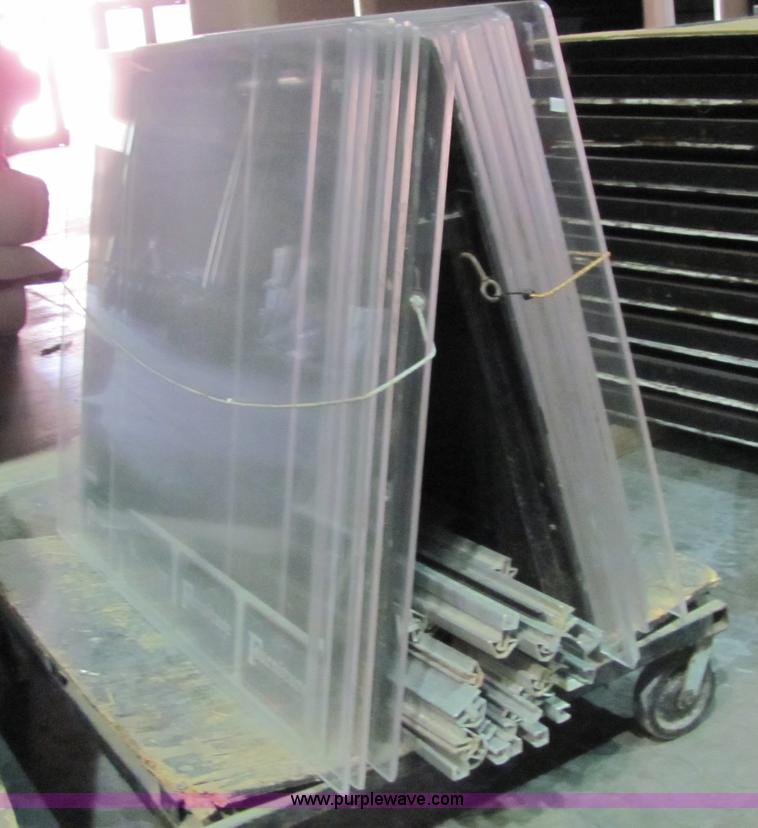 image for item 6441 Regulation ice hockey arena