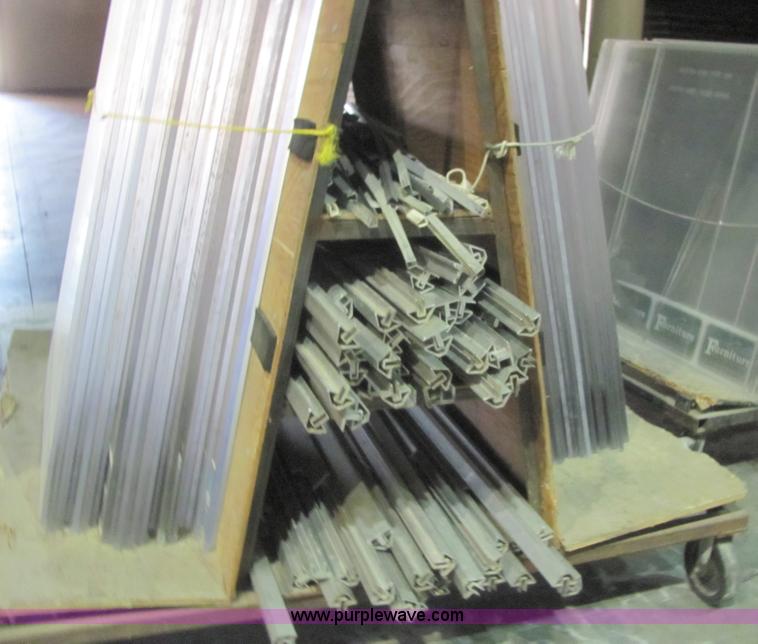 image for item 6441 Regulation ice hockey arena