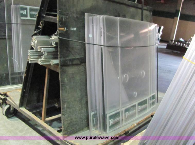 image for item 6441 Regulation ice hockey arena