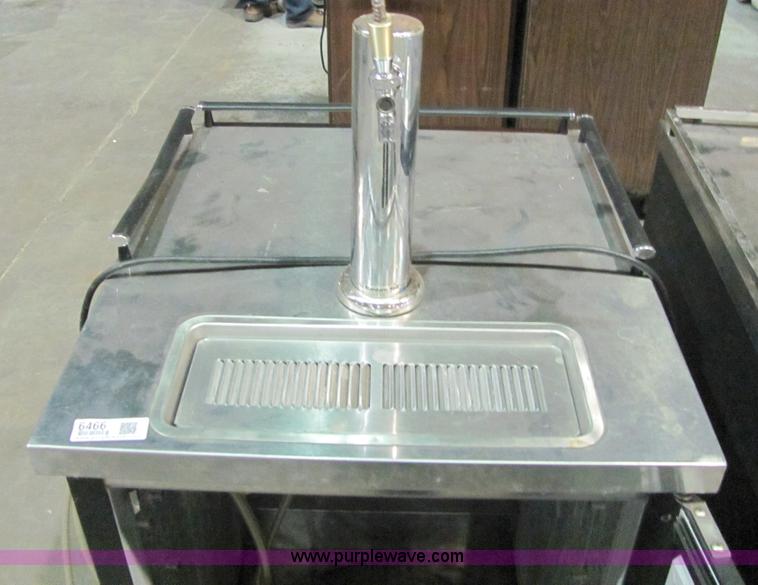 image for item 6466 (2) single tap beer coolers/dispensers