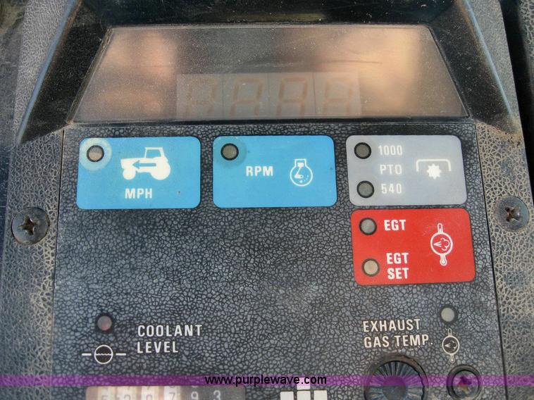 image for item 6796 1985 International 5288 tractor