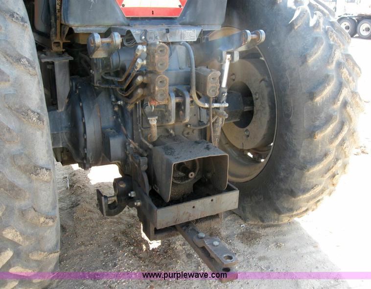 image for item 6796 1985 International 5288 tractor