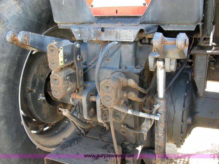 image for item 6796 1985 International 5288 tractor