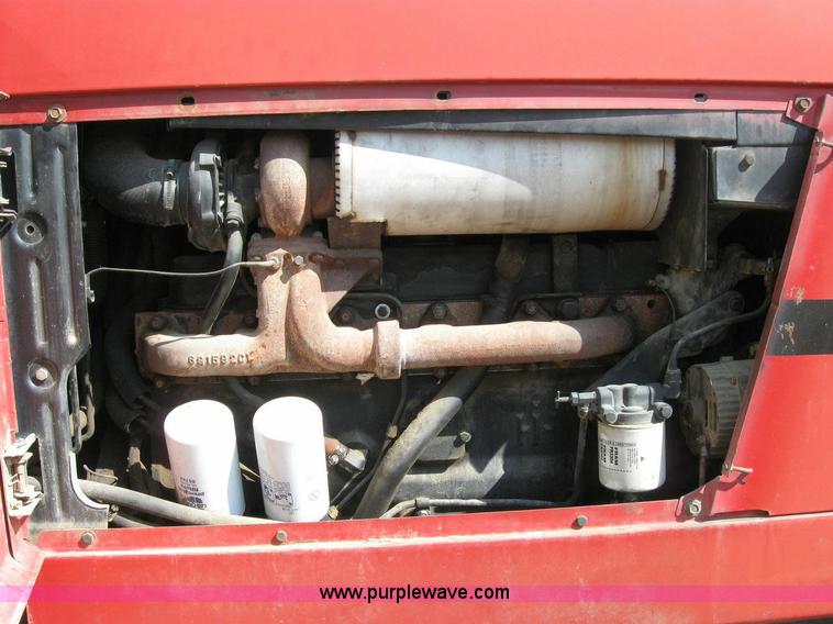 image for item 6796 1985 International 5288 tractor