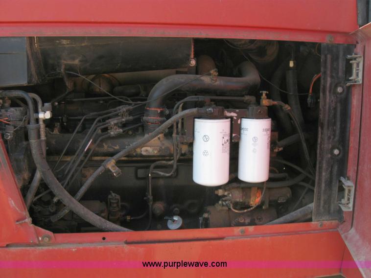 image for item 6796 1985 International 5288 tractor