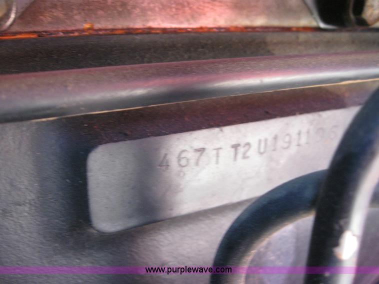 image for item 6796 1985 International 5288 tractor