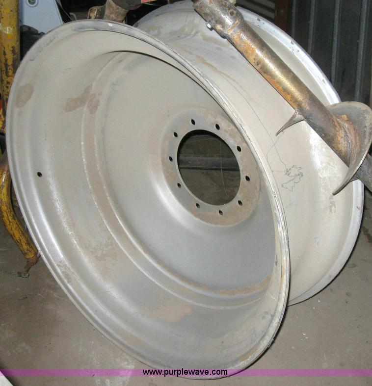 image for item 6796 1985 International 5288 tractor