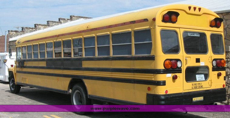 image for item 6819 1989 Ford 71 passenger bus