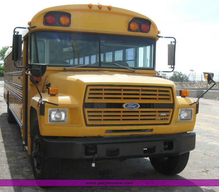 image for item 6819 1989 Ford 71 passenger bus