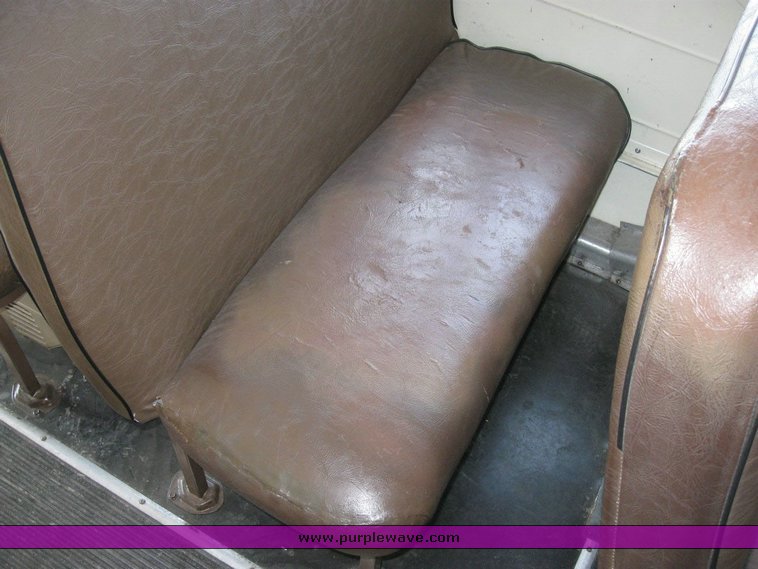 image for item 6819 1989 Ford 71 passenger bus