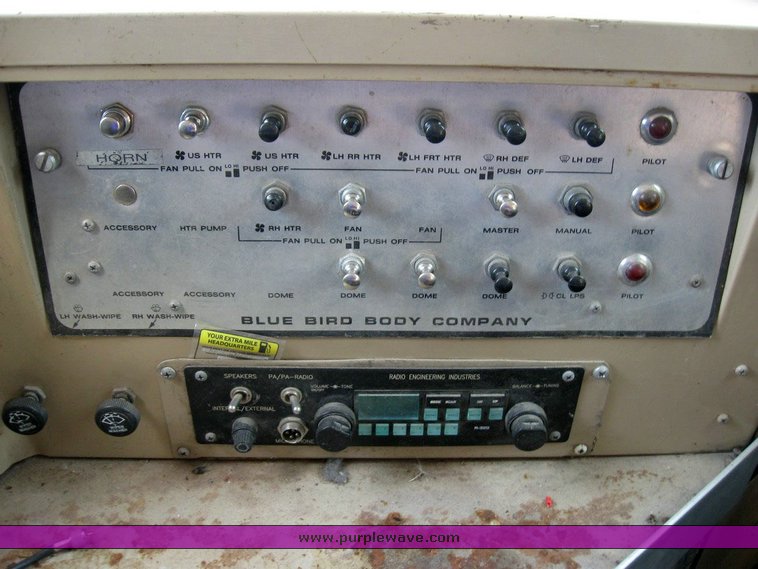 image for item 6819 1989 Ford 71 passenger bus