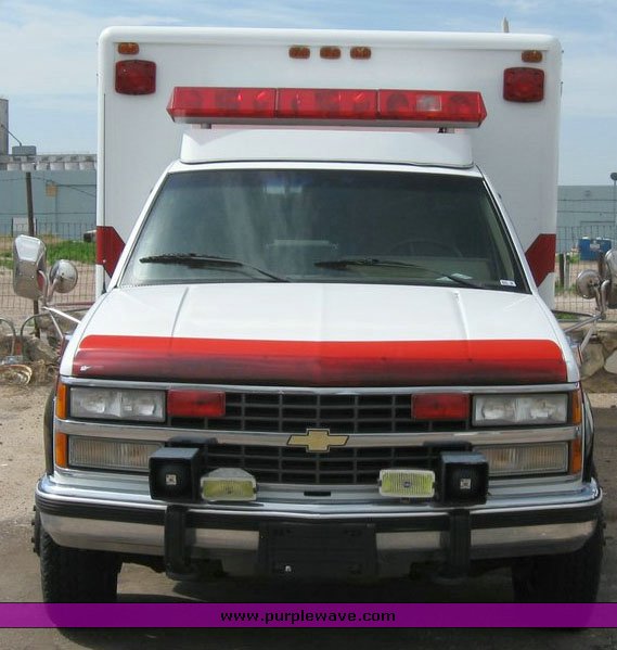 image for item 6820 1993 Chevrolet K3500 ambulance