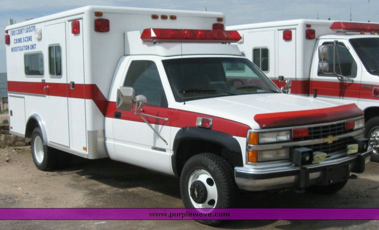 image for item 6820 1993 Chevrolet K3500 ambulance