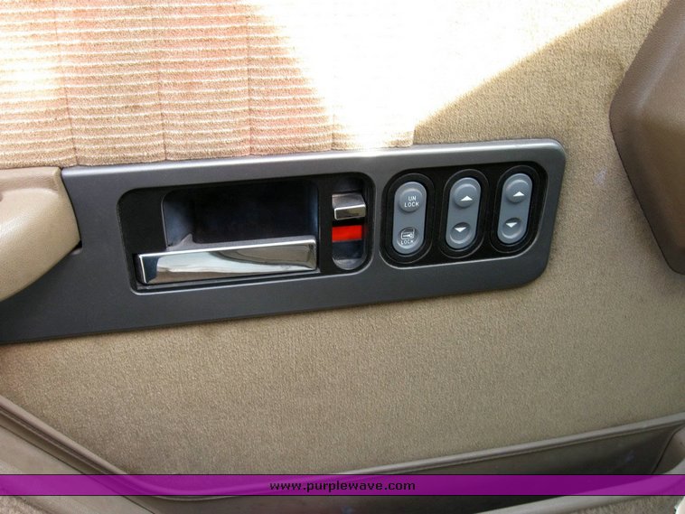 image for item 6820 1993 Chevrolet K3500 ambulance