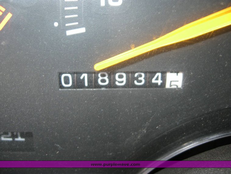 image for item 6820 1993 Chevrolet K3500 ambulance