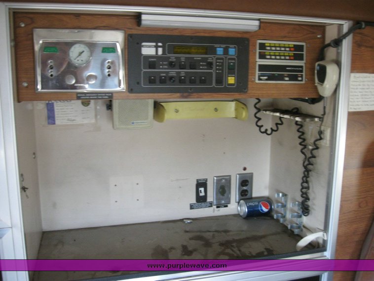 image for item 6820 1993 Chevrolet K3500 ambulance