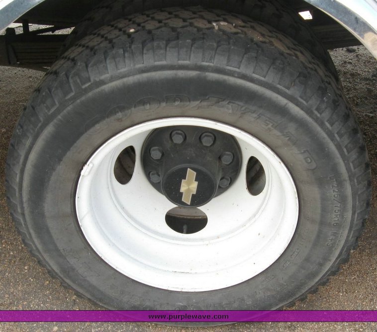 image for item 6820 1993 Chevrolet K3500 ambulance