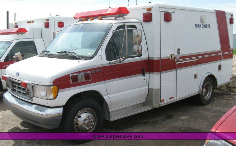 image for item 6821 1992 Ford E-350 ambulance