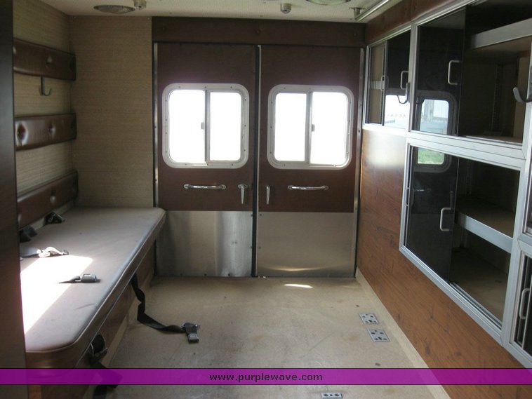 image for item 6821 1992 Ford E-350 ambulance