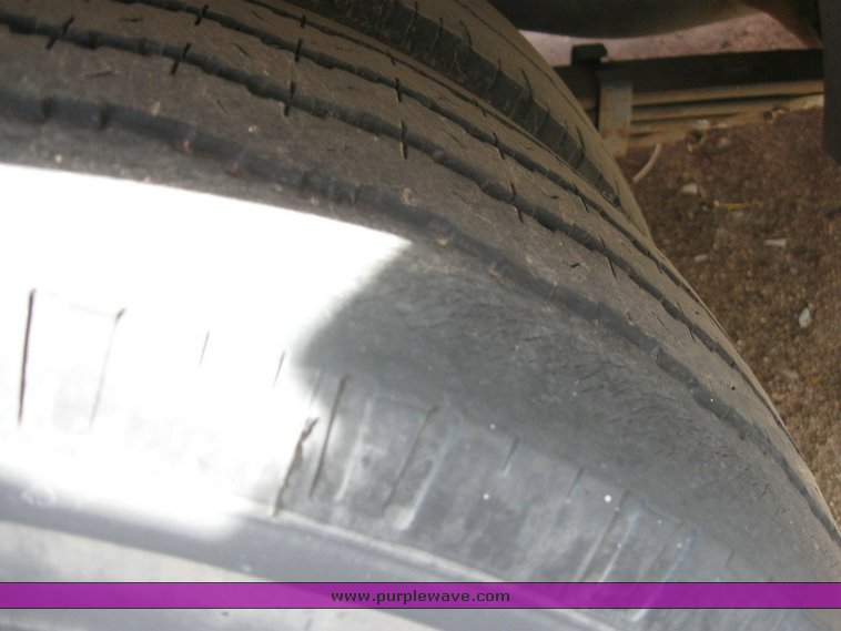 image for item 6821 1992 Ford E-350 ambulance