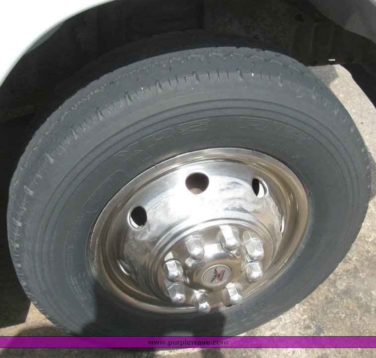 image for item 6821 1992 Ford E-350 ambulance