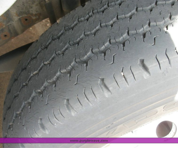 image for item 6821 1992 Ford E-350 ambulance