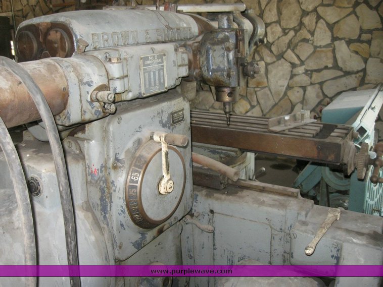image for item 6825 Brown and Sharpe milling machine