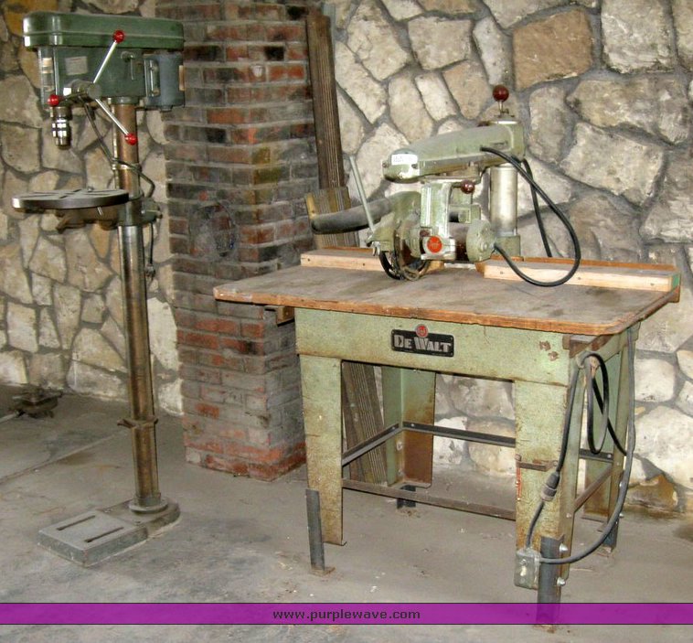 image for item 6828 DeWalt table saw