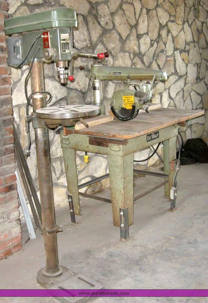 image for item 6828 DeWalt table saw