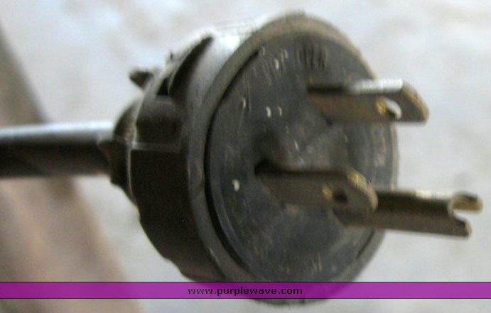 image for item 6828 DeWalt table saw