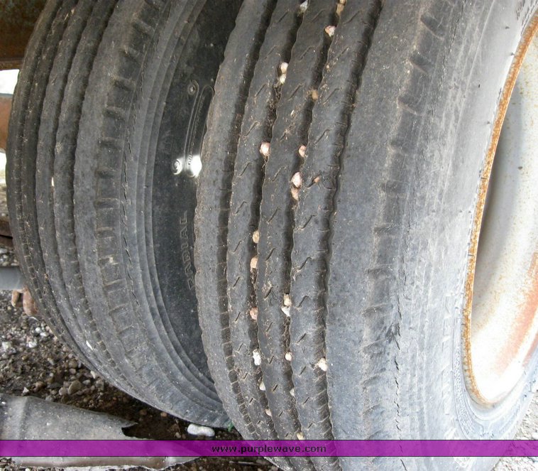 image for item 6831 1990 Trail King TK32-2000 tandem axle trailer