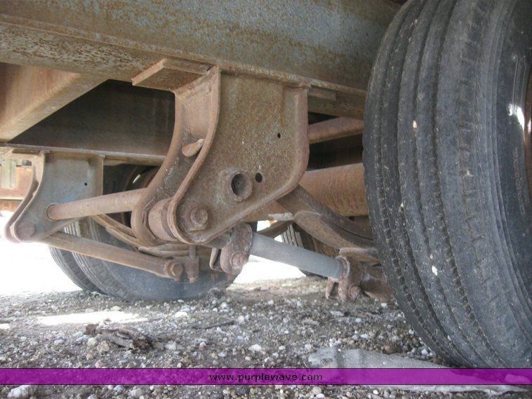 image for item 6831 1990 Trail King TK32-2000 tandem axle trailer