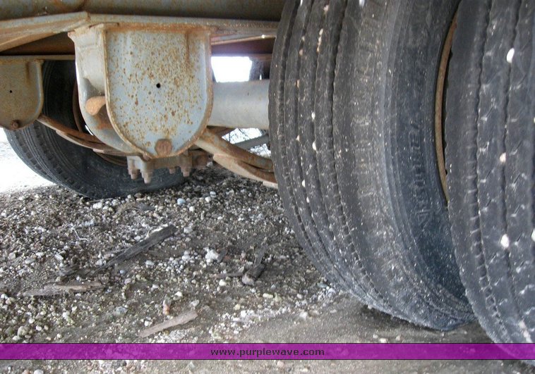 image for item 6831 1990 Trail King TK32-2000 tandem axle trailer