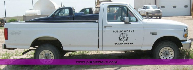 image for item 6832 1996 Ford F-150 XL