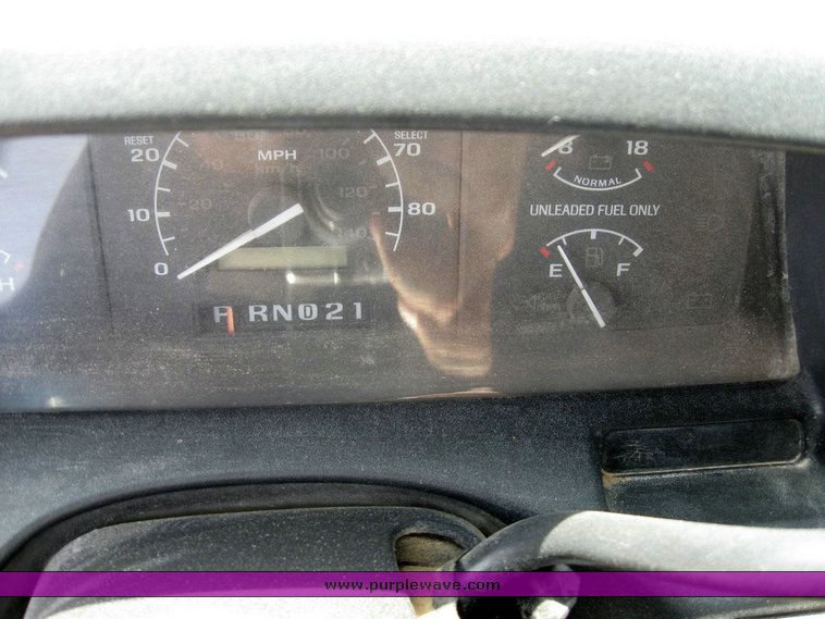 image for item 6832 1996 Ford F-150 XL