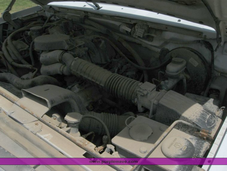 image for item 6832 1996 Ford F-150 XL