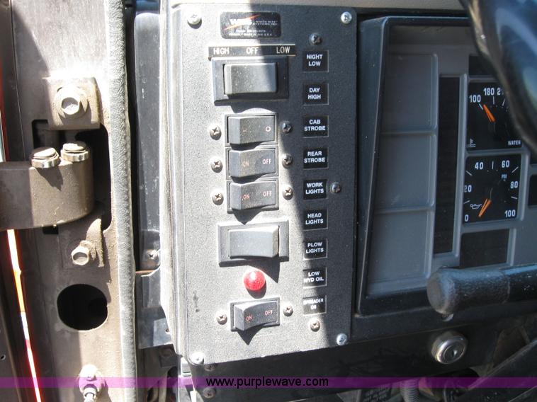 image for item 6852 1993 International Series 4900 dump truck with plow and spreader