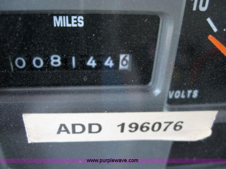 image for item 6852 1993 International Series 4900 dump truck with plow and spreader