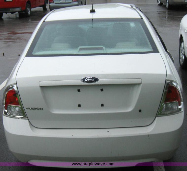 image for item 7251 2008 Ford Fusion S