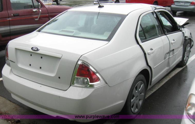 image for item 7251 2008 Ford Fusion S