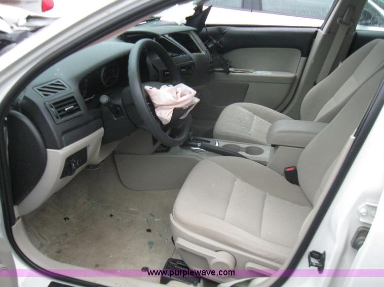image for item 7251 2008 Ford Fusion S