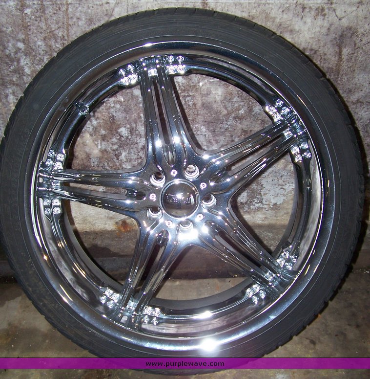 image for item 8204 (4) 265-35R22 102H Falken tires on Incubus rims
