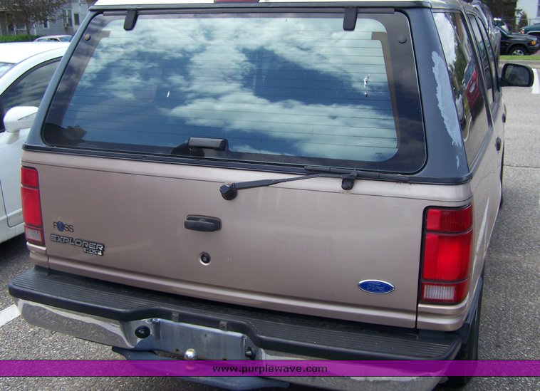 image for item 8493 1994 Ford Explorer