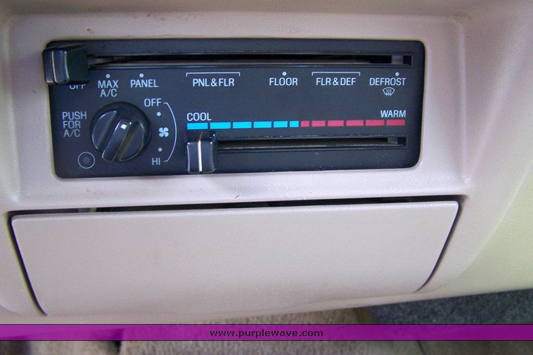 image for item 8493 1994 Ford Explorer